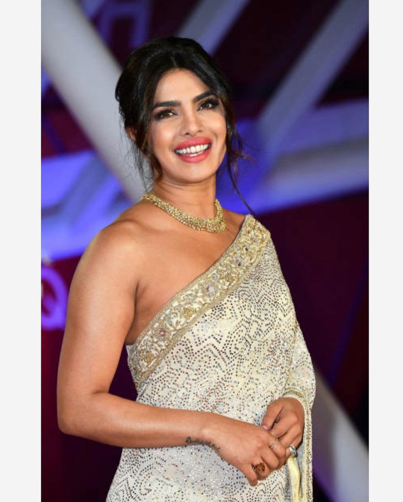 miss universe 2019 winner, miss universe 2019, miss universe 2019 winner name, miss universe 2019 winner name and country, miss universe 2019 winner and runner up, zozibini tunzi miss universe, zozibini tunzi