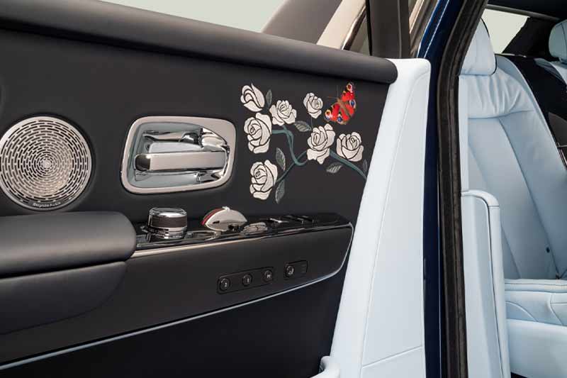 As you open the doors of this Phantom, you are greeted with subtle floral pattern, but once you enter the cabin, it is when the whole craftsmanship comes to life. The Phantom Rose which is the main flower that is used, in embroidered in varying stages of maturity, from bud to full bloom, in an asymmetrical design that appears to grow across the roof lining, from the rear of the car.
