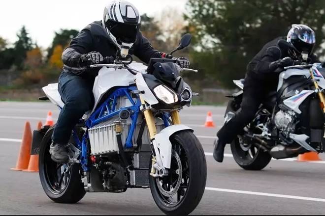 Upcoming BMW electric motorcycles to get wireless charging