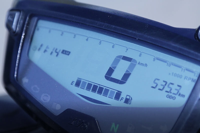 The instrument cluster continues to remain a highly informative unit but the gear position display has been given a miss. Also, the bike now has no kick starter and hence, one less thing when it comes to convenience.