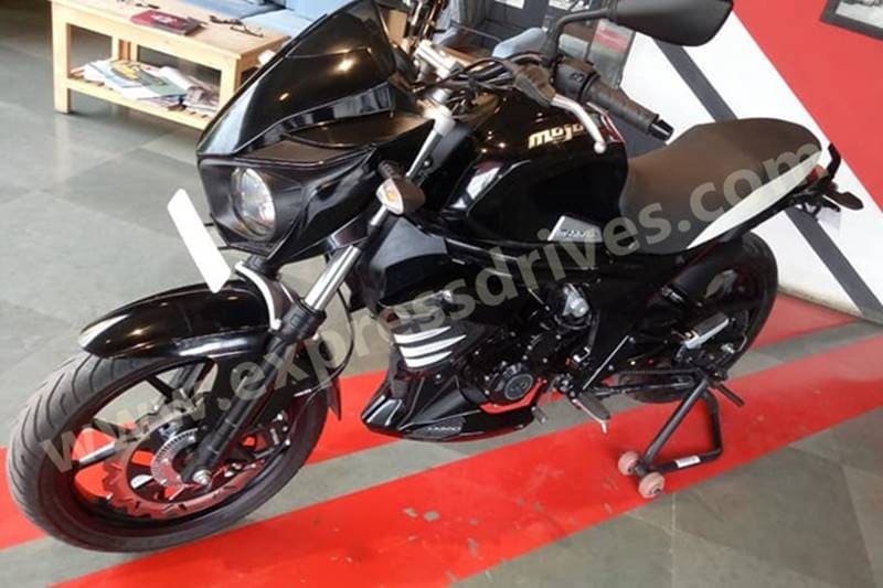 Flop - Mahindra Mojo ABS: Launched in August this year at a price of Rs 1.88 lakh (ex-showroom), the Mahindra Mojo ABS replaced both previous versions of the bike namely XT300 and UT300. The idea was to give the design of the UT300 and offer some features of the XT300 in order to keep the price in check. Sales of the Mojo have always been discouraging for the brand and last month, the bike saw just one unit sale across India. Yes, market acceptance for the Mojo is that bad!