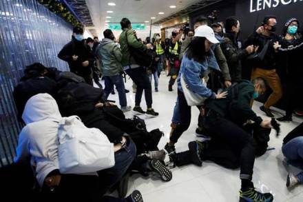 Hong Kong protest, Hong Kong shopping mall protest, Hong Kong clashes, Hong Kong mall protest, Hong Kong arrest, china, Hong Kong police Hong Kong protest, Hong Kong shopping mall protest, Hong Kong clashes, Hong Kong mall protest, Hong Kong arrest, china, Hong Kong police