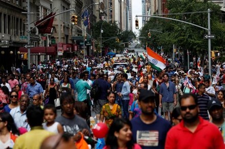 urban-rural divide, rural india, urban india, india per capita income, income, savings, spending, consumption