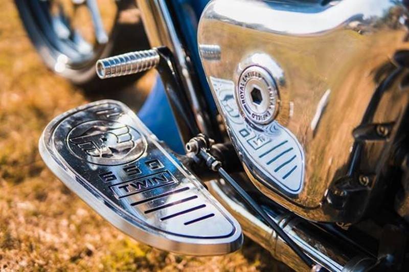 Neelkantha doesn't look very road legal. See how it misses out on indicators, mirrors, and most importantly - brakes upfront. The engine is the same 648cc parallel twin which makes 48 hp and 52 Nm.