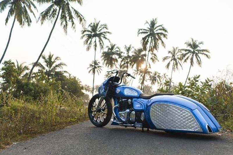 This is perhaps the first bagger-style Interceptor custom job. To be honest, you might find the giant proportions and the oddity of the design a bit uninviting. However, considering that Indians love automobiles that look big and flashy, this might bode well with some.