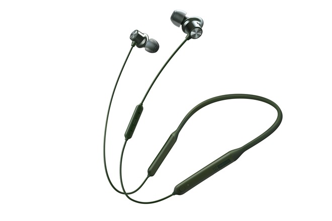 Here are the eight accessories we recommend for a successful New Year's Eve party