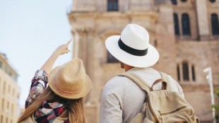 travel, travel abroad, budget trip, budget holiday, year end trip, best deals, Want to save money while travelling, money hacks