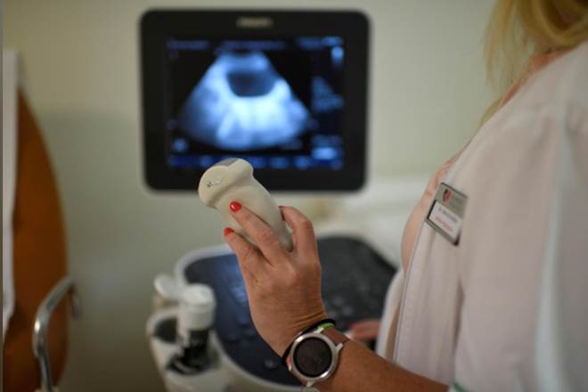 ultrasound technique, MIT scientists, Conventional ultrasound, X-ray, CT scanners, Skin surface motion, laser frequency