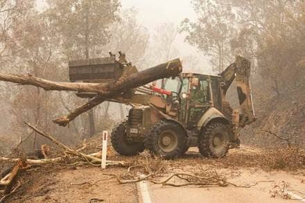 When bushfires break out during holidays, this complicates emergency management. (AP Photo)