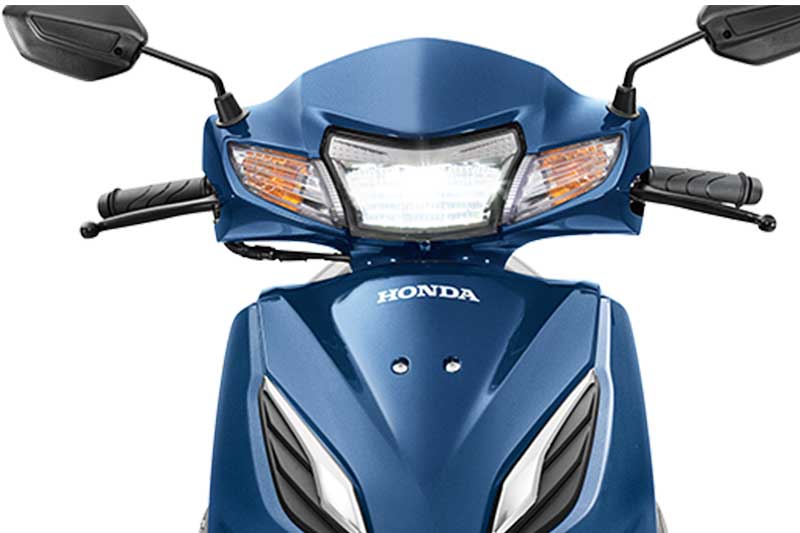 In terms of features, the newly launched Honda Activa 6G also gets external fuel fill for better convenience. Moreover, the scooter continues to get an all-LED headlamp along with a Combi braking system for better safety. For better comfort, the new Honda Activa 6G comes with gets conventional telescopic forks up front as a new feature.