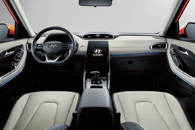 The interiors of the 2020 Hyundai Creta will be completely overhauled. The Chinese-spec model comes with a huge, vertically mounted touchscreen on the centre console. It remains to be seen if this makes it to the India-spec version or not.