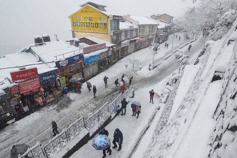 Snowfall in Shimla, shimla, shimla weather, shimla temperature, shimla snowfall, snowfall, snow, shimla tourists, shimla travel