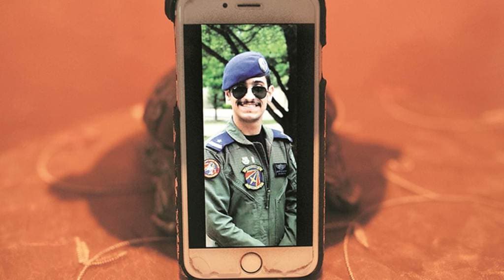 apple, tim cook, tim cook salary, apple ceo salary, apple net work, tim cook net worth