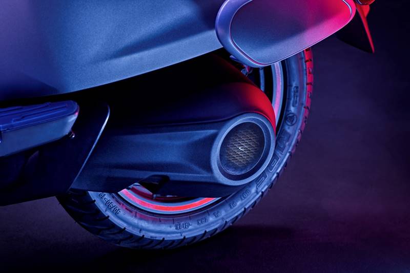 Bajaj Chetak electric runs with the help of a 4 kW electric motor and comes with two riding modes namely Eco and Sport. In the Eco mode, you get a maximum claimed range of 95 km while Sport mode offers 85 km of range on a single charge.