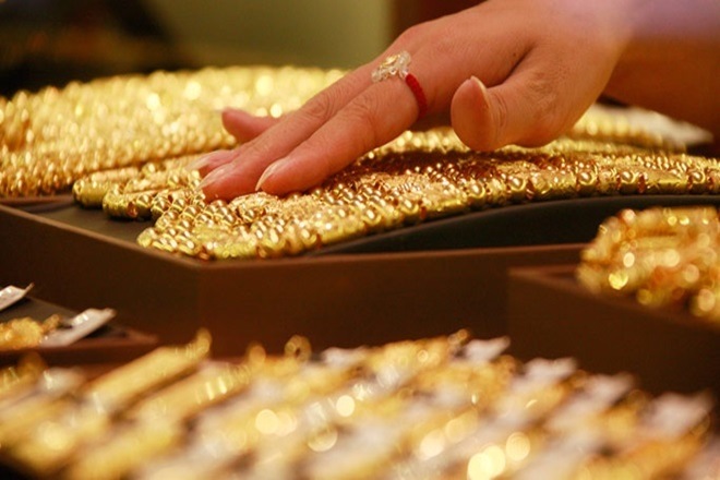 Gold prices jump over Rs 150 on Tuesday as IMF cuts growth outlook for India