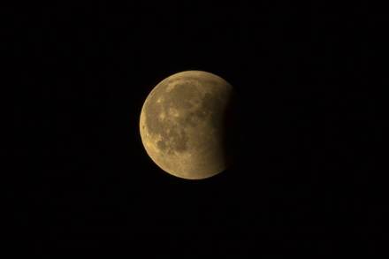 lunar eclipse 2020, penumbral lunar eclipse, wolf moon eclipse, lunar eclipse timings, difference between lunar and solar eclipse, lunar eclipse vs solar eclipse, lunar eclipses in 2020, places lunar eclipse visible, 2020 lunar eclipse in india