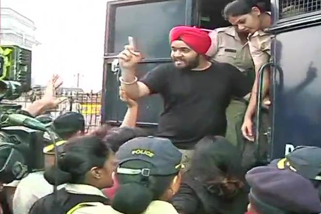 JNU violence: Protesters shifted from Gateway of India to Azad Maidan ...