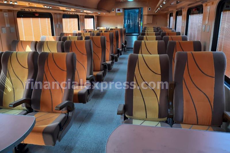 tejas express ahmedabad to mumbai booking online, tejas express images