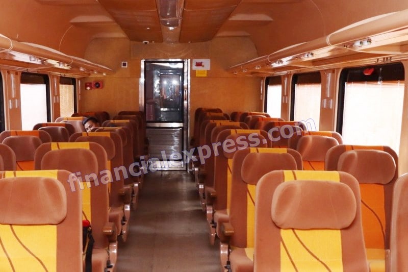 tejas express ahmedabad to mumbai booking online, tejas express images