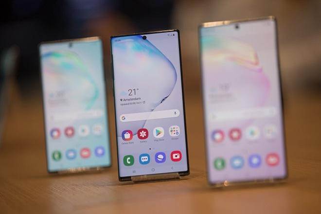 Xiaomi, Realme in a twitter war; OnePlus ex-manager joins too