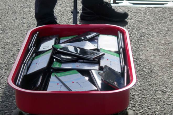 The entire incident took place outside Google's office in Berlin. (Image: Simon Weckert/blog)