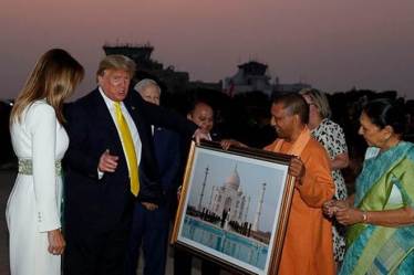 donald trump Taj mahal, us president, donald trump news, trump in india, trump india visit, trump india visit date, trump india visit ahmedabad, trump india visit schedule, trump india visit agra, trump india visit feb 2020, trump india news, melania trump in India, ivanka trump in india, trump visit to taj mahal, trump taj mahal visit, trump gift yogi adityanath, trump gift in india