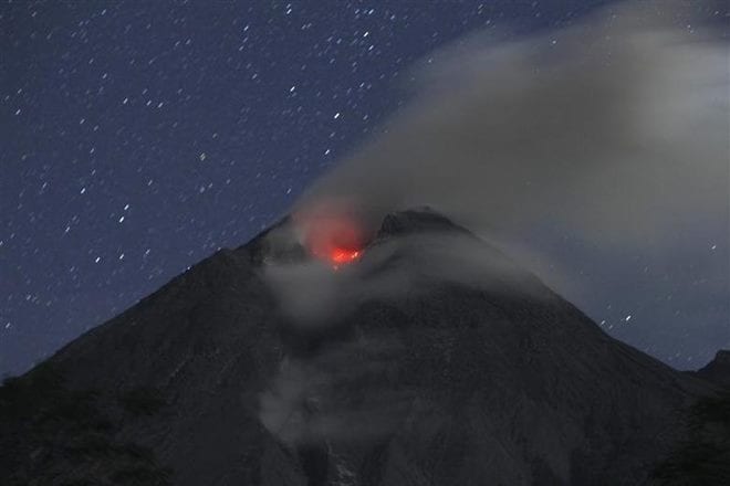 Indonesia, Indonesia Mount Merapi volcano, Mount Merapi volcano, lava, tectonic plates, Yogyakarta