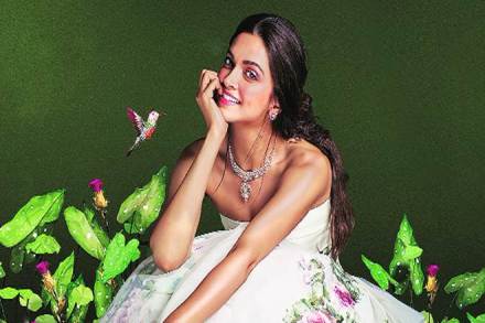 Investor, Titan Company, JUBI, Tanishq, CAGR, jewellery revenue growth, gold exchanges 