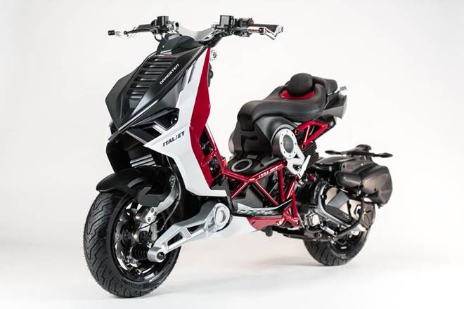 2020 Italjet Dragster: A scooter that’s drool worthy!