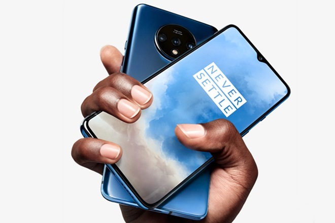 After Recording Highest Ever Annual Smartphone Shipments in Premium Segment in 2019, OnePlus now comes with Amazing Offers