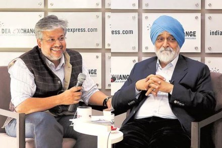 Former deputy chairman of Planning Commission Montek Singh Ahluwalia with deputy associate editor Udit Misra in The Indian Express newsroom (Image:- Abhinav Saha)