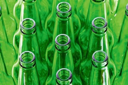 They are sold to breweries at a price which is almost always fixed for a specific buyer for a certain period under a contract. They are sold to breweries at a price which is almost always fixed for a specific buyer for a certain period under a contract.