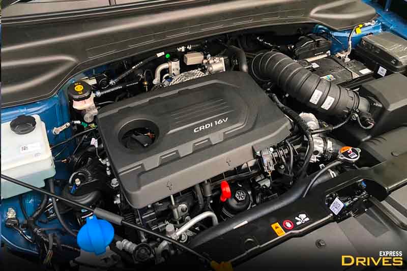 The Creta will come equipped with a 1.5-litre petrol and a 1.5-litre turbo diesel engine. Both engines are to be offered with automatic transmission options. Additionally, Hyundai will also offer a 1.4-litre turbocharged 4-cylinder petrol engine which will be offered with a manual or a 7-speed dual-clutch automatic option. Some variants will also get driving modes with automatic options as well.