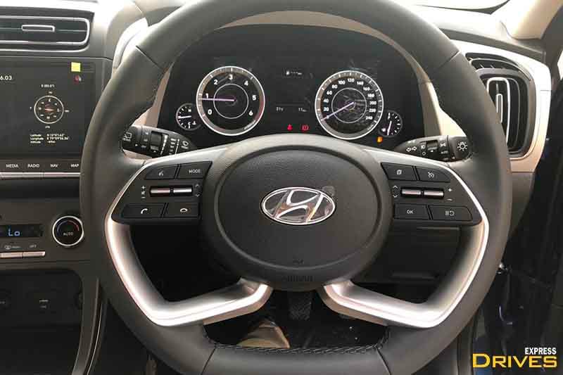 The top of the line model will come equipped with an all-digital driver’s instrument cluster. However, the variants will only be offered with analogue dials for the speedometer, tachometer, fuel gauge and the temperature gauge, but in the centre will be a monochrome digital MID for additional information for the driver in the new Creta along with a multi-function steering wheel with an all-new design.