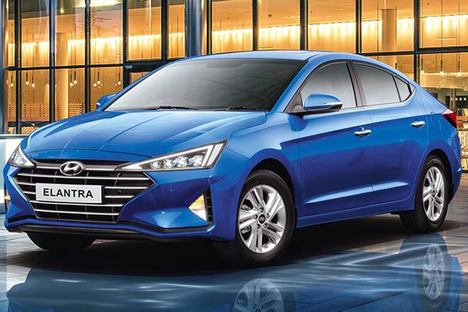 Massive discount of upto Rs 1 lakh on Hyundai cars like Elantra: Book now to avail the offer