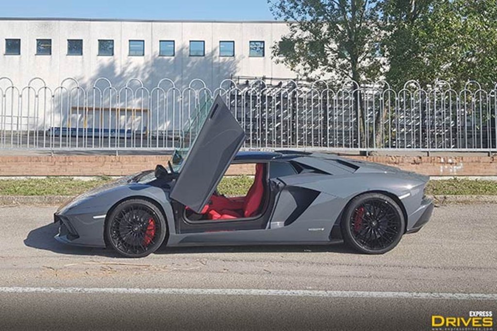 Seeing a Lamborghini Aventador S Being Crafted And Driving It Too! Must-Do Before You Die