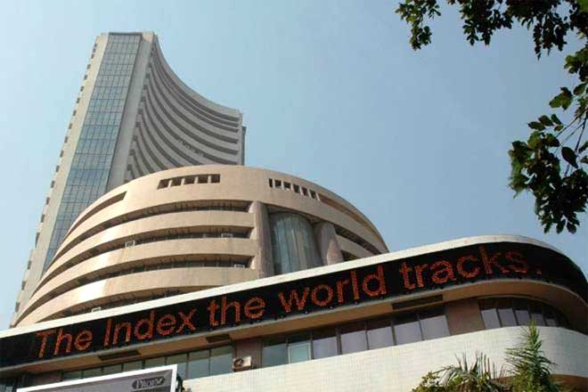 India’ stock market crashed on Monday losing over 2,000 points or close to 6% mirroring the weakness in global markets as heightened US-China tension left investors skittish.