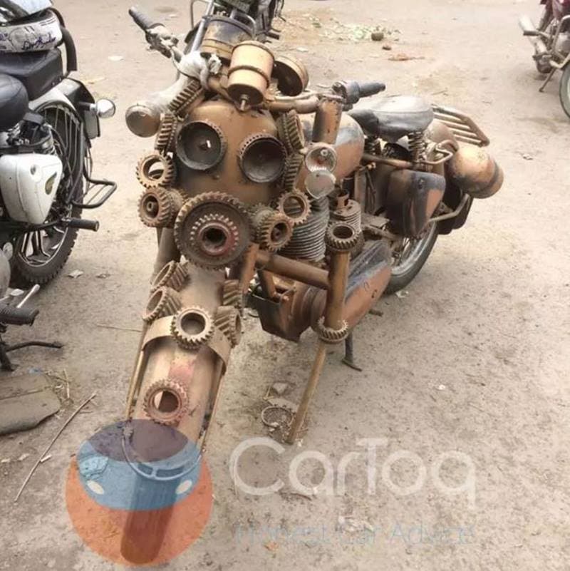 Men at Cartoq came across this one in Gurugram and there're no doubts about why you'd stop to take a closer look. It does have a post-apocalyptic appeal going on - quite like it's inspired by Mad Max: Fury Road. But we reckon the modifier got carried away and ended up bolting too many of them gears on its face and the rust-like paint scheme might just metaphorically give you tetanus. (Image: Cartoq)