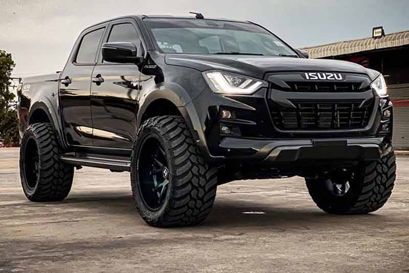 As you may know, the Isuzu V-Cross is an extremely popular truck. Now offered in an all-new generation model in Thailand, someone thought to begin modifying it immediately. And the result is one heck of behemoth draped in all-black! This modified pick-up truck features all-new suspension custom wheels tyres and a lift kit that elevate it beast mode! The ideal vehicle for the Grim Reaper!
