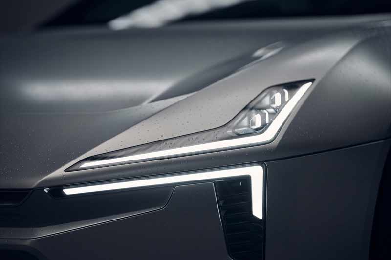 The front-end design of the Polestar Precept shows a front wing which is integrated into the bonnet of the vehicle. This helps reduce drag thus improve the efficiency of an EV. The Thor Hammer signature headlamps have a new district design. The air ducts behind the front wheels help with additional improvement of airflow along the side of the car while the ducts in front and behind the rear wheels contribute to cool the brakes and wheelhouse depressurisation. The Polestar Precept sits on 22-inch forged and machined performance wheels with aerodynamic ducts.