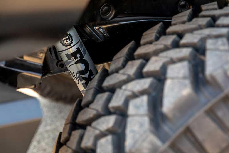 With the off-road package should you wish for higher ground clearance, Rezvani offers up to 6-inch lift-kits with top of the line 3.0 FOX off-road suspension and massive 20-inch off-road tyres. It is kitty out with massive 16-inch disc brakes with 8 pistons, so stopping the Tank won’t be too difficult. It also has an on-demand four-wheel drive.