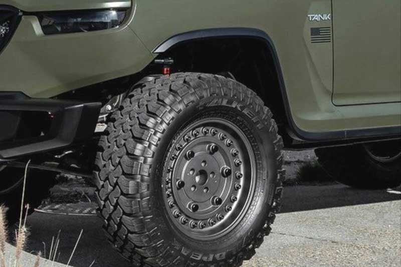 It also offers a smokescreen, reinforced suspension, self-sealing fuel tank, electrified door handles, blinding lights, strobe lights, gas masks and survival kits. The tyres are also military-grade run-flats and the front bumper is reinforced to allow it to be used as a battering ram.