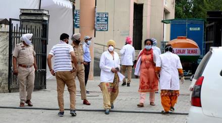 Coronavirus pandemic, Foreign Tourist Arrivals, tourism, hotels, global coronavirus pandemic, Indian Chamber of Commerce, GDP, laterst news on coronavirus