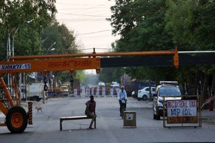 Modi must extend coronavirus lockdown, bad idea to allow industry to restart