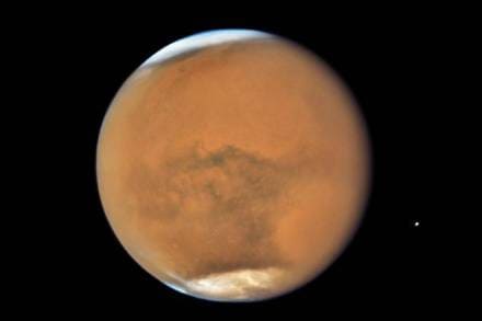 Mars, Volcanic rocks, life on Mars, NASA, Curiosity rover, is there life on Mars, American space agency, scientist, Earth, Red Planet, CNET, geomicrobiologist, University of Tokyo, Yohey Suzuki, volcanic rocks, microbial life, basalt rock, Pacific Ocean, volcano, microscope, Johnson Space Center, National Aeronautics and Space Administration, jounral of Communications Biology