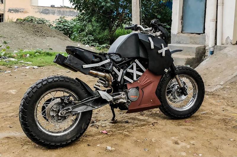 So, the brief given to Neev Motorcycles was to build a bike that looked like it was built by a young college goer - but a smart one. It had to look raw and rough and rugged. And so, Neev gave it an unfinished look with rough metal around. (Image: Neev Motorcycles/Facebook)