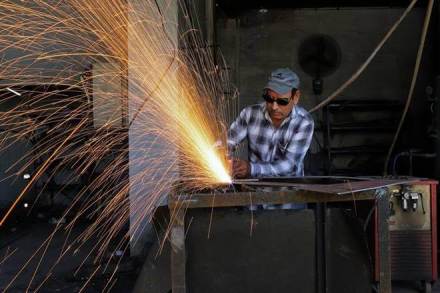 This allows companies lots of room to function with market-determined costs, unhindered by labyrinthine compliance requirements on firing, closing down, etc. (Representative image)