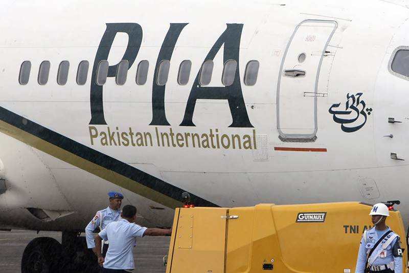 karachi air crash, karachi crash, Karachi air crash images, pakistan air crash images, pakistan plane crash images, PIA flight crash, pakistan plane crash, pakistan news, karachi airport crash latest news, pakistan air crash death toll, karachi, PIA crash news updates