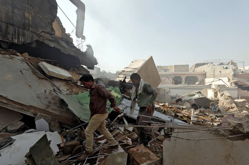 karachi air crash, karachi crash, Karachi air crash images, pakistan air crash images, pakistan plane crash images, PIA flight crash, pakistan plane crash, pakistan news, karachi airport crash latest news, pakistan air crash death toll, karachi, PIA crash news updates