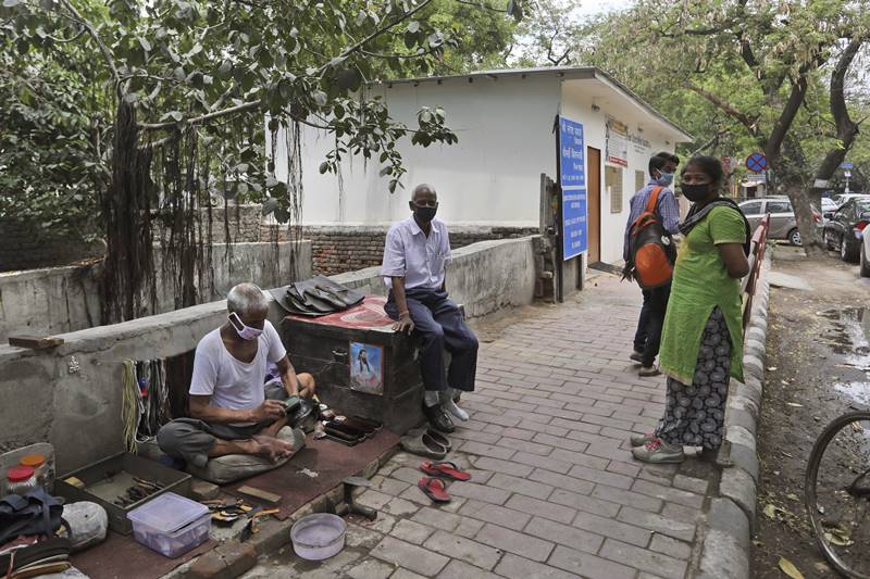 Coronavirus India, Coronavirus, India Lockdown, Coronavirus Lockdown, Lockdown 3.0, covid19, delhi, liquour shop open, liquor shops open in delhi, liquor shops in delhi, lockdown images